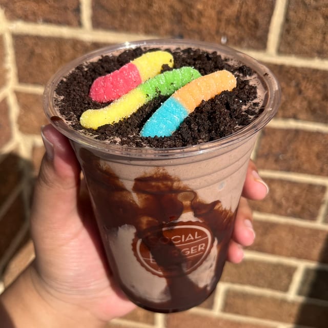 Dirt 'n Worms Milkshake.